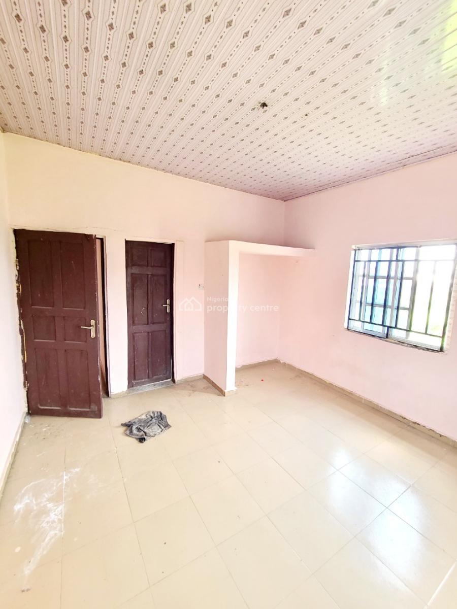 Spacious 2 Bedroom Flat Upstairs, Housing Estate, World Bank, Owerri Municipal, Imo, Flat / Apartment for Rent