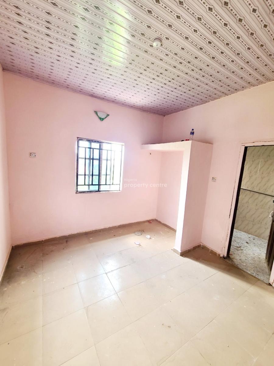 Spacious 2 Bedroom Flat Upstairs, Housing Estate, World Bank, Owerri Municipal, Imo, Flat / Apartment for Rent