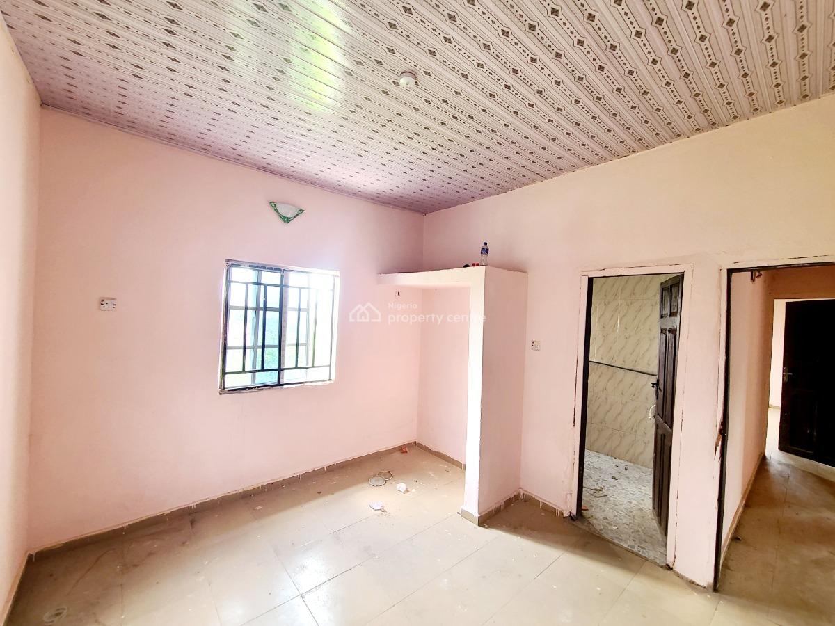 Spacious 2 Bedroom Flat Upstairs, Housing Estate, World Bank, Owerri Municipal, Imo, Flat / Apartment for Rent
