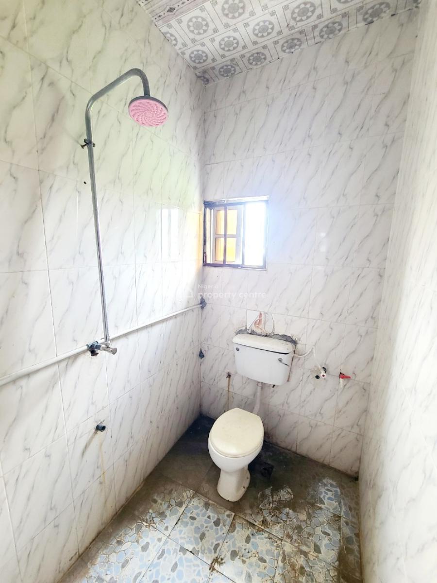 Spacious 2 Bedroom Flat Upstairs, Housing Estate, World Bank, Owerri Municipal, Imo, Flat / Apartment for Rent
