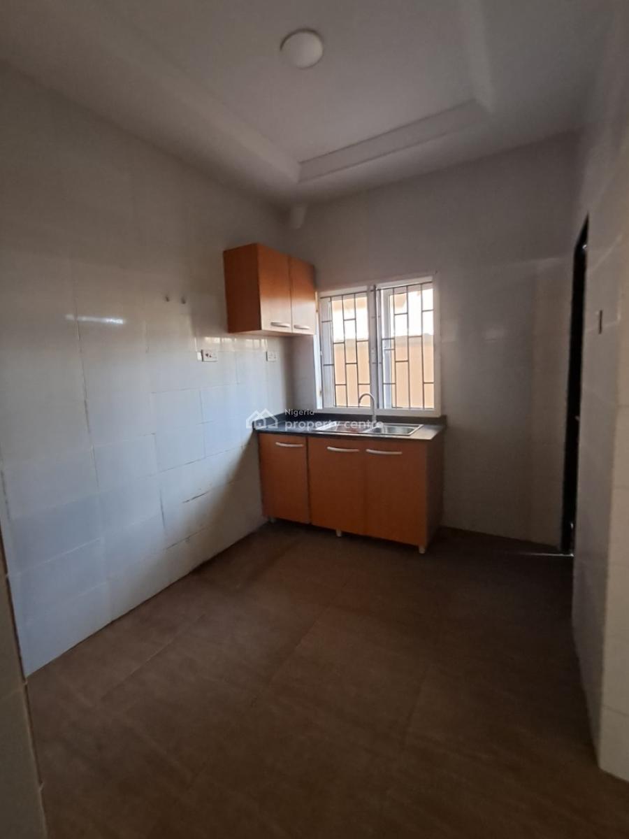 Relatively New 3-bedroom Flat (ground Floor), New Road Alpha Beach, Chevron Lekki, Lekki, Lagos, Flat / Apartment for Rent