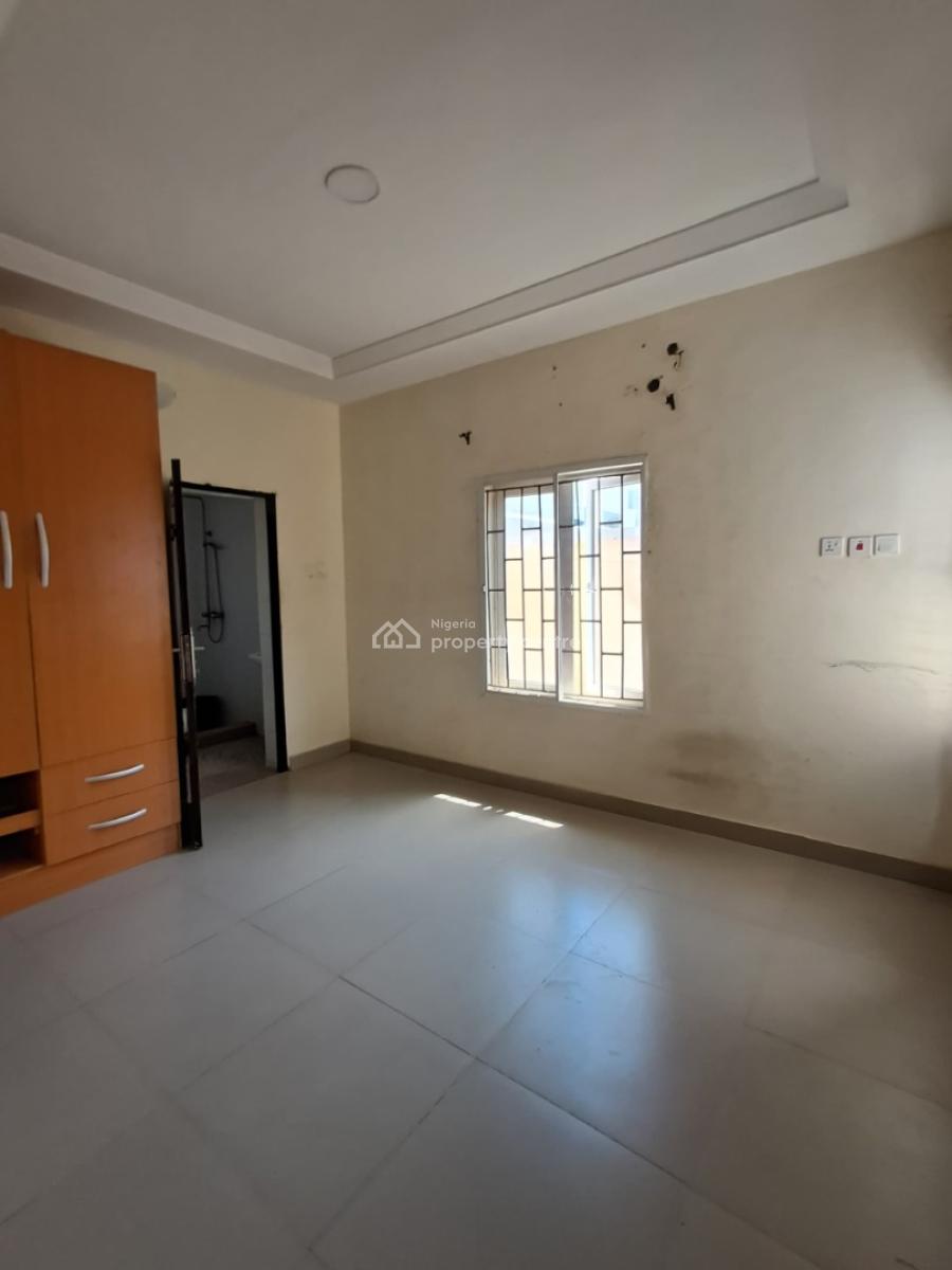 Relatively New 3-bedroom Flat (ground Floor), New Road Alpha Beach, Chevron Lekki, Lekki, Lagos, Flat / Apartment for Rent