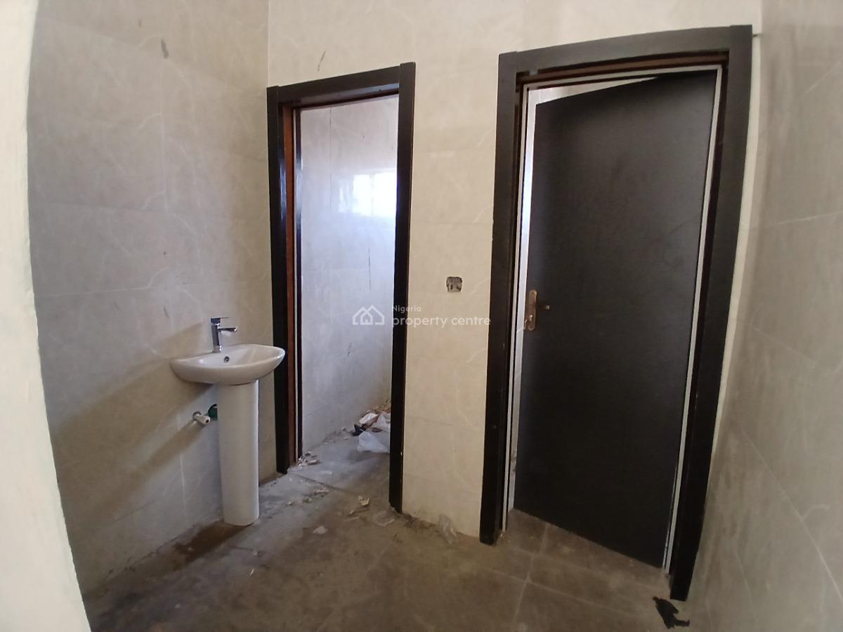 Office/ Shop Space, Ikorodu, Lagos, Plaza / Complex / Mall for Rent