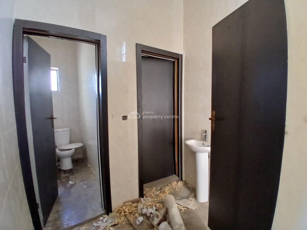 Office/ Shop Space, Ikorodu, Lagos, Plaza / Complex / Mall for Rent