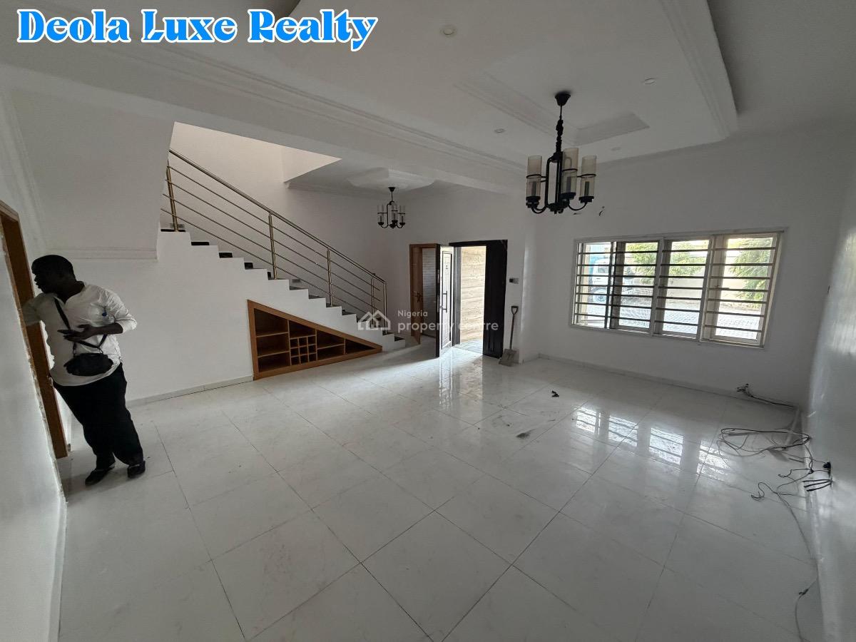 a Very Spacious 3 Bedroom Terrace House in a Fully Serviced Estate, Horizon 2 Estate, Ikate, Lekki, Lagos, Terraced Duplex for Rent