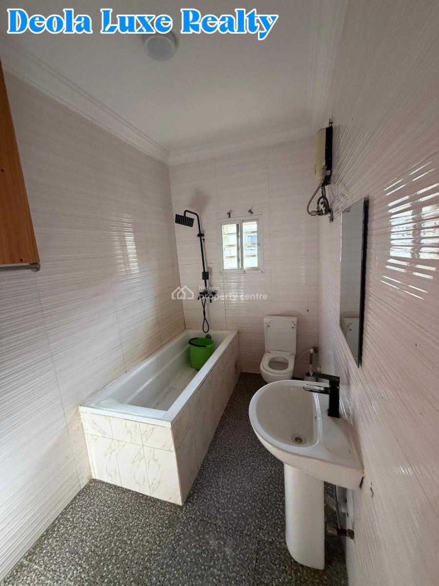 a Very Spacious 3 Bedroom Terrace House in a Fully Serviced Estate, Horizon 2 Estate, Ikate, Lekki, Lagos, Terraced Duplex for Rent