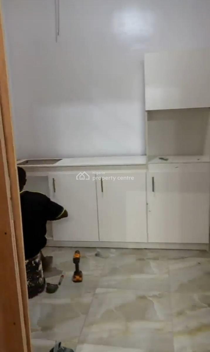 Downstairs Mini Flat  with Closed Plan Kitchen { Video}, Ikota Villa Gra, Lekki, Lagos, Mini Flat (room and Parlour) for Rent