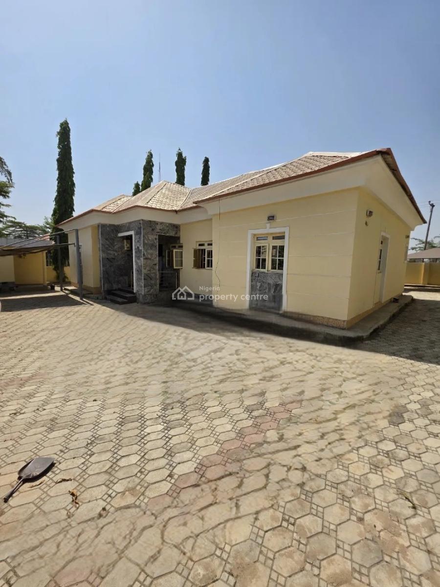 Luxury 3 Bedroom Bungalow with Excellent Facilities in Lugbe -abuja, Lugbe District. Abuja - Nigeria., Lugbe District, Abuja, Detached Bungalow for Sale