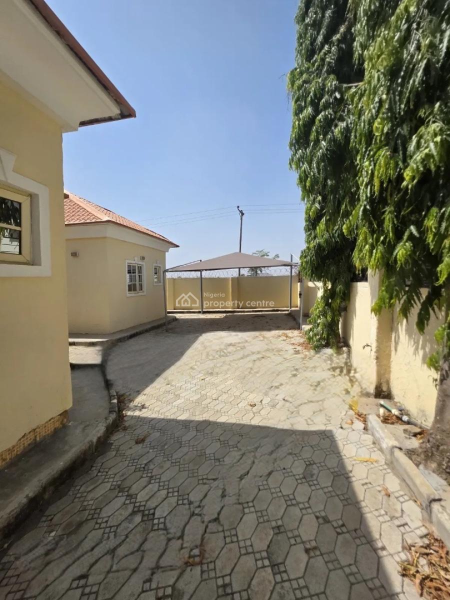 Luxury 3 Bedroom Bungalow with Excellent Facilities in Lugbe -abuja, Lugbe District. Abuja - Nigeria., Lugbe District, Abuja, Detached Bungalow for Sale
