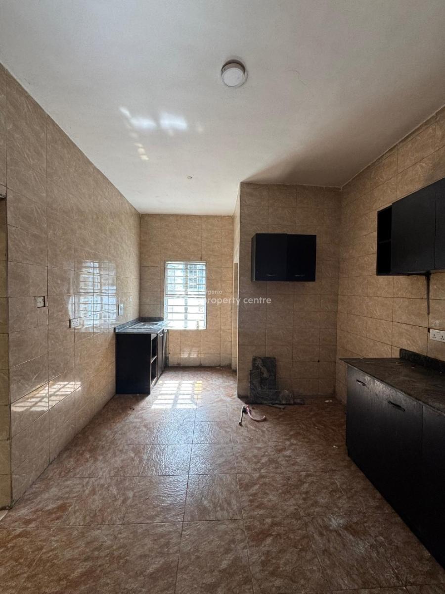 Well Maintained 3 Bedroom Apartment, Osapa, Lekki, Lagos, Flat / Apartment for Rent