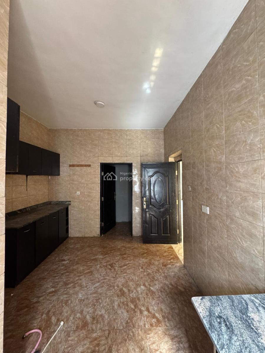 Well Maintained 3 Bedroom Apartment, Osapa, Lekki, Lagos, Flat / Apartment for Rent