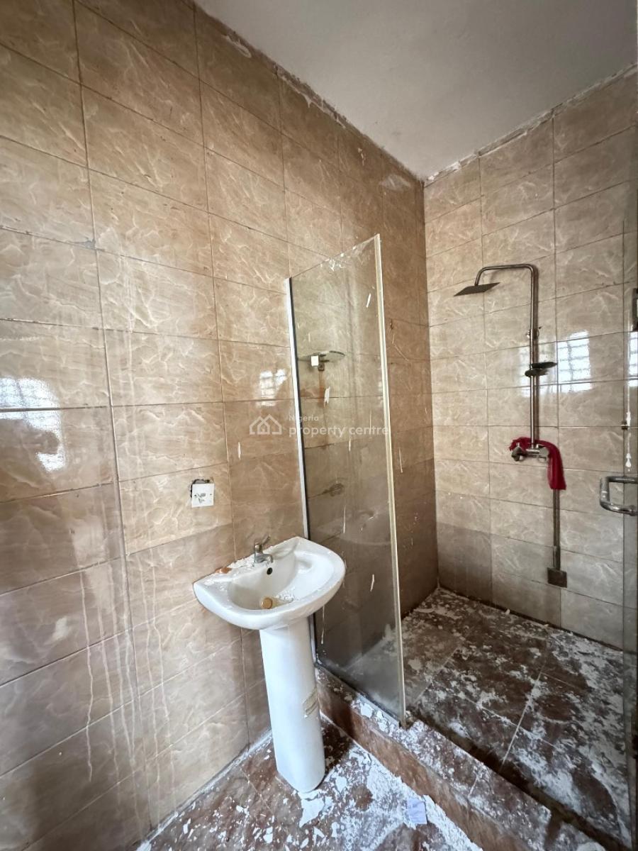 Well Maintained 3 Bedroom Apartment, Osapa, Lekki, Lagos, Flat / Apartment for Rent