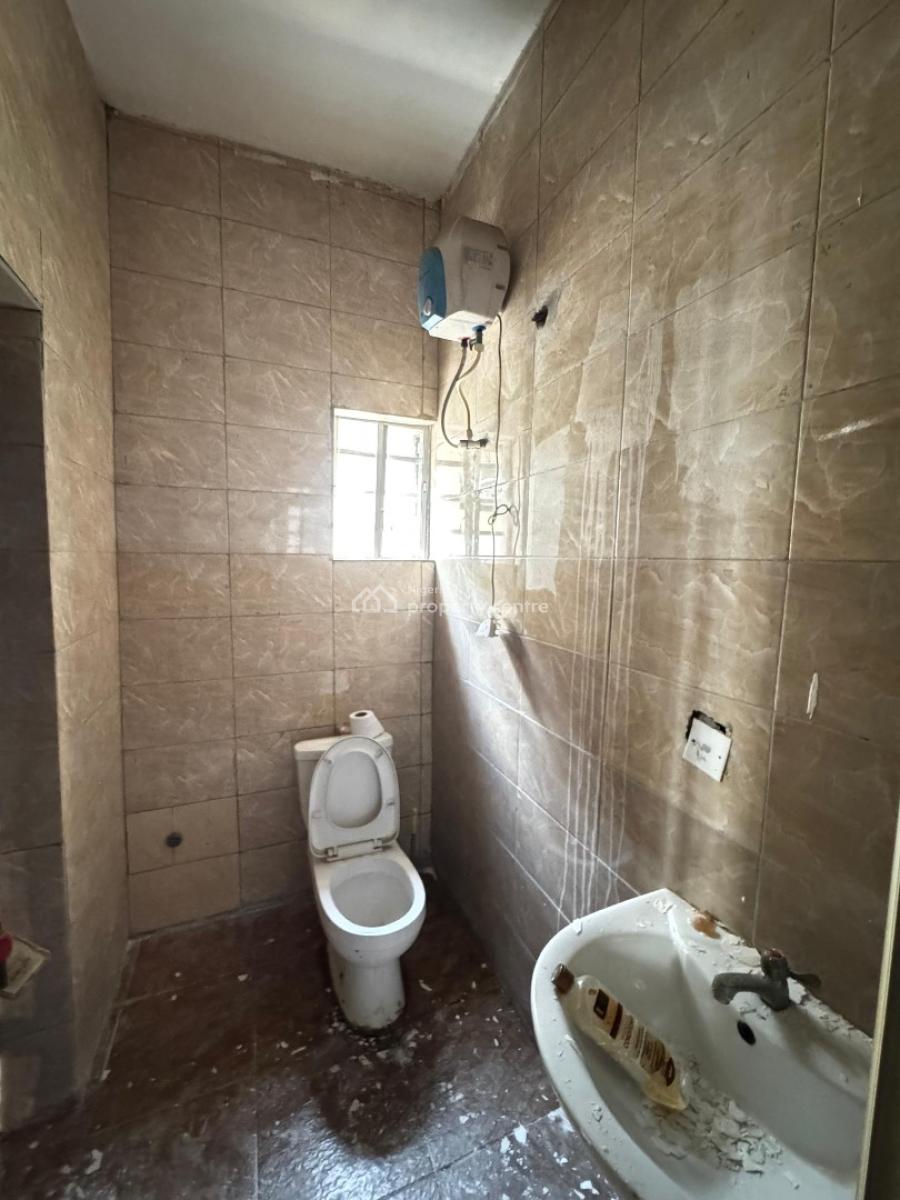 Well Maintained 3 Bedroom Apartment, Osapa, Lekki, Lagos, Flat / Apartment for Rent
