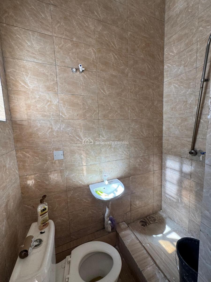 Well Maintained 3 Bedroom Apartment, Osapa, Lekki, Lagos, Flat / Apartment for Rent