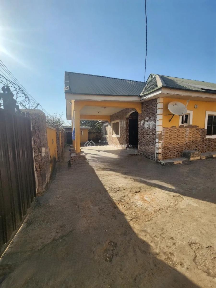 Luxury 3 Bedroom Bungalow with Excellent Facilities in Lugbe -abuja, Lugbe District. Abuja - Nigeria., Fha (f.h.a), Lugbe District, Abuja, Detached Bungalow for Sale