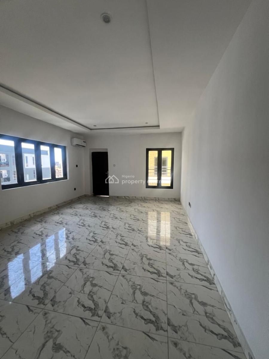 Spacious 3 Bedroom Flat, Lekki Phase 1, Lekki, Lagos, Flat / Apartment for Rent