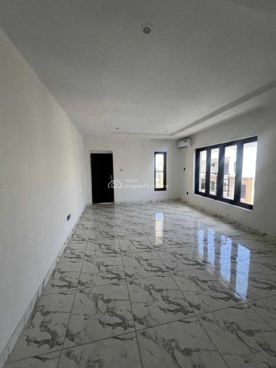 Spacious 3 Bedroom Flat, Lekki Phase 1, Lekki, Lagos, Flat / Apartment for Rent