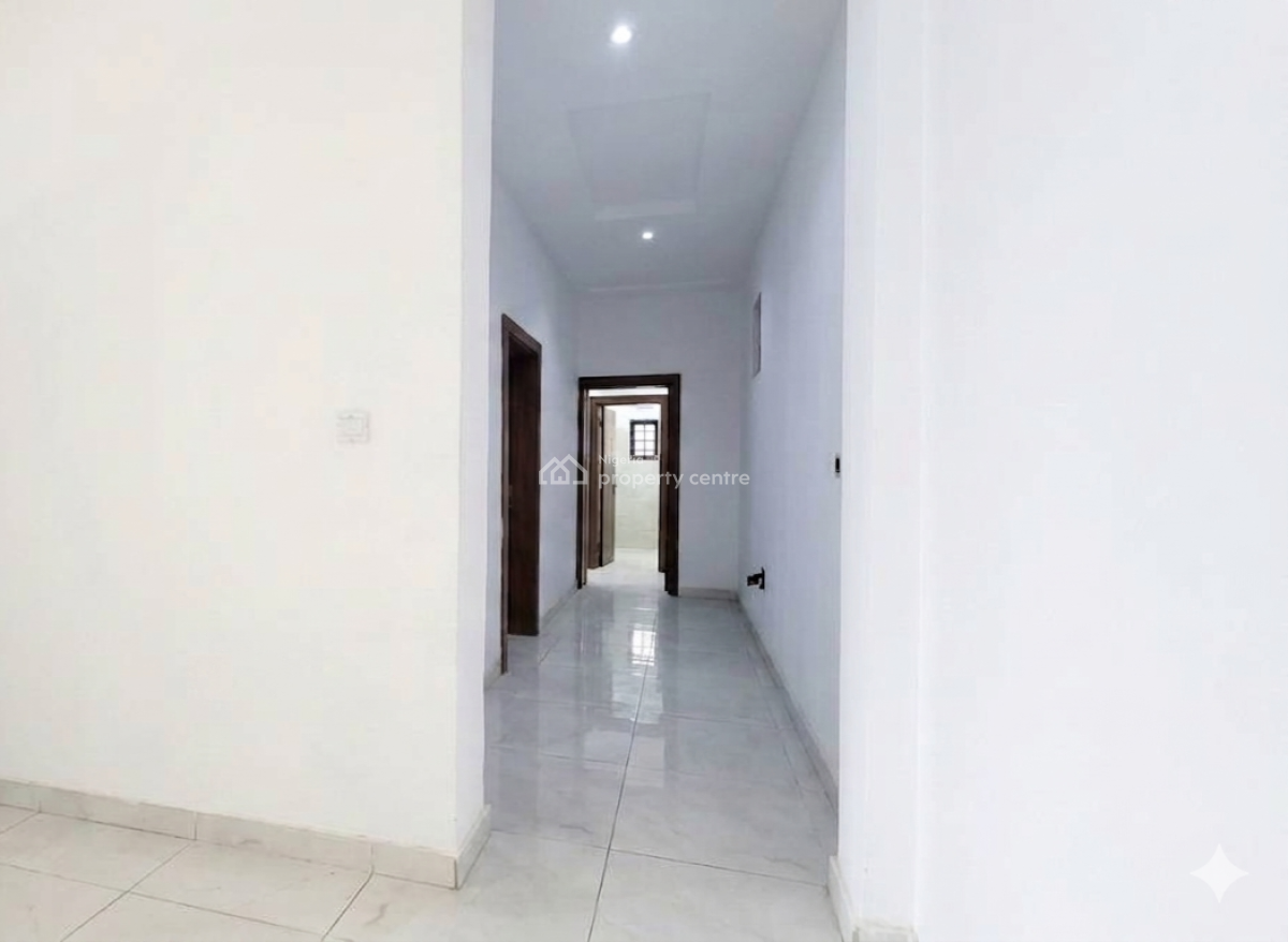 Brand New 2 Bedroom Pentfloor Apartment, By Renee Supermarket, Lekki Phase 1, Lekki, Lagos, Flat / Apartment for Rent