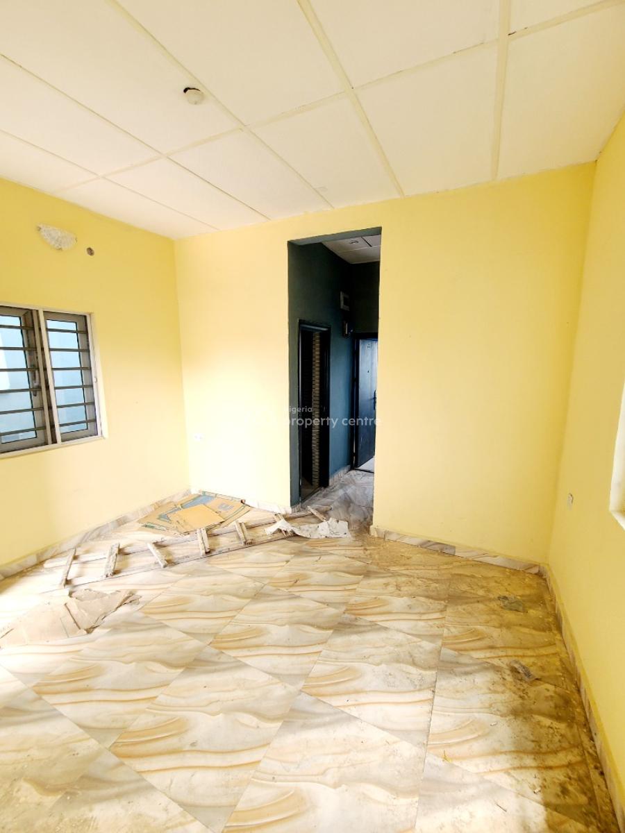 Brand New a Room & Parlour/mini Flat Upstairs, Housing Estate, World Bank, Owerri Municipal, Imo, Mini Flat (room and Parlour) for Rent