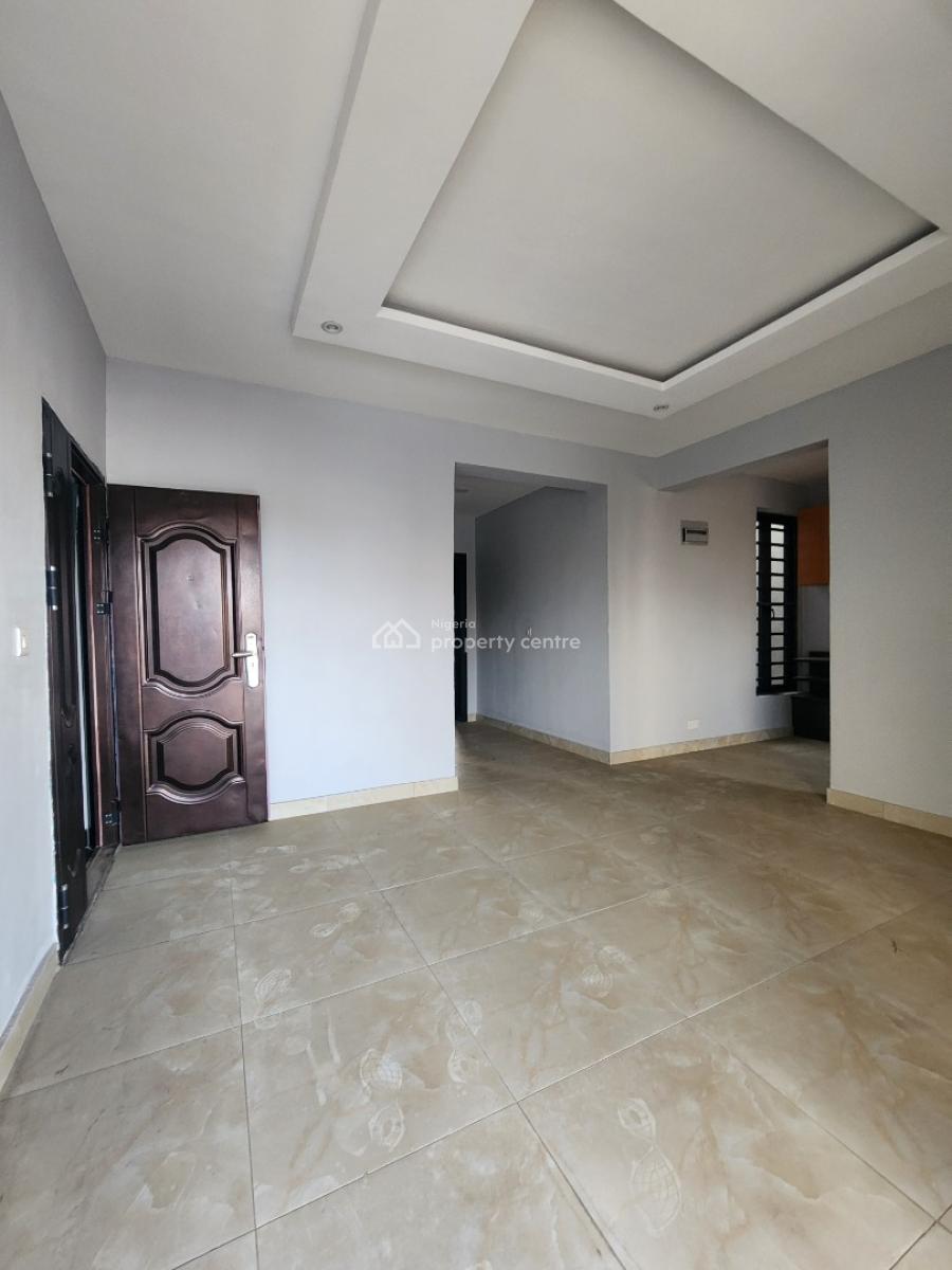 Luxury Two Bedroom Available in a Good Area, Alagomeji, Alagomeji, Yaba, Lagos, Flat / Apartment for Rent