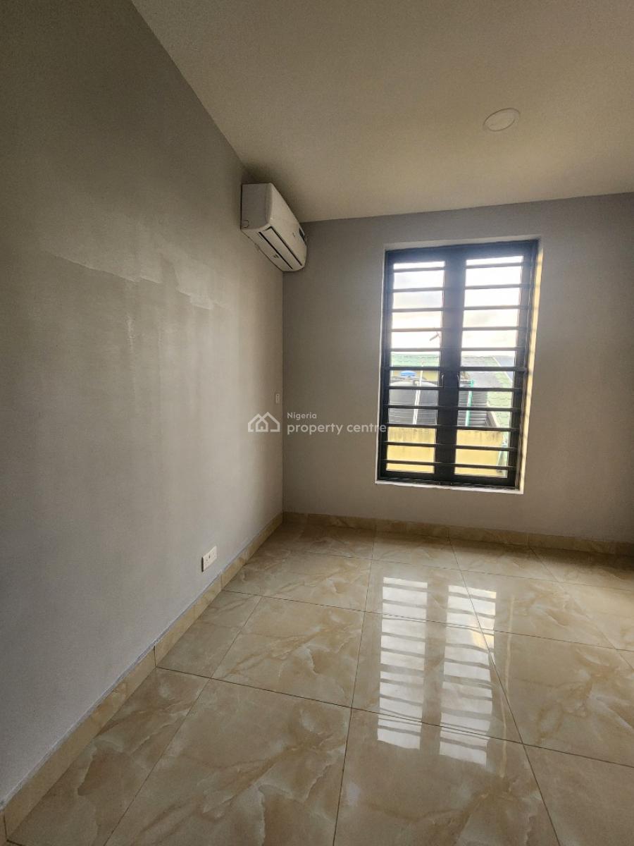 Luxury Two Bedroom Available in a Good Area, Alagomeji, Alagomeji, Yaba, Lagos, Flat / Apartment for Rent