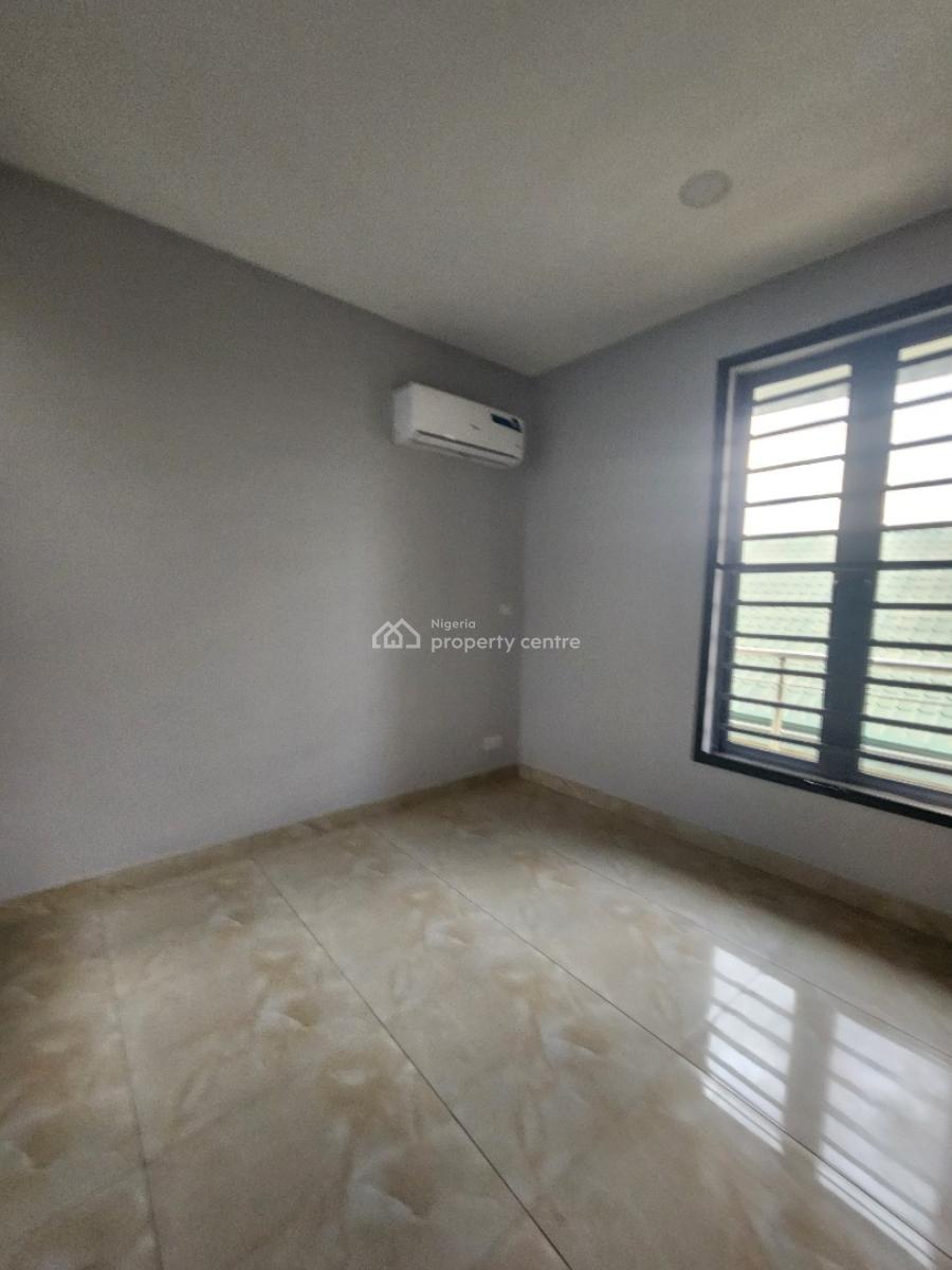 Luxury Two Bedroom Available in a Good Area, Alagomeji, Alagomeji, Yaba, Lagos, Flat / Apartment for Rent