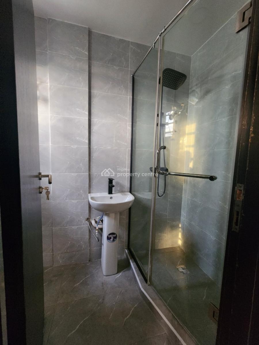 Luxury Two Bedroom Available in a Good Area, Alagomeji, Alagomeji, Yaba, Lagos, Flat / Apartment for Rent