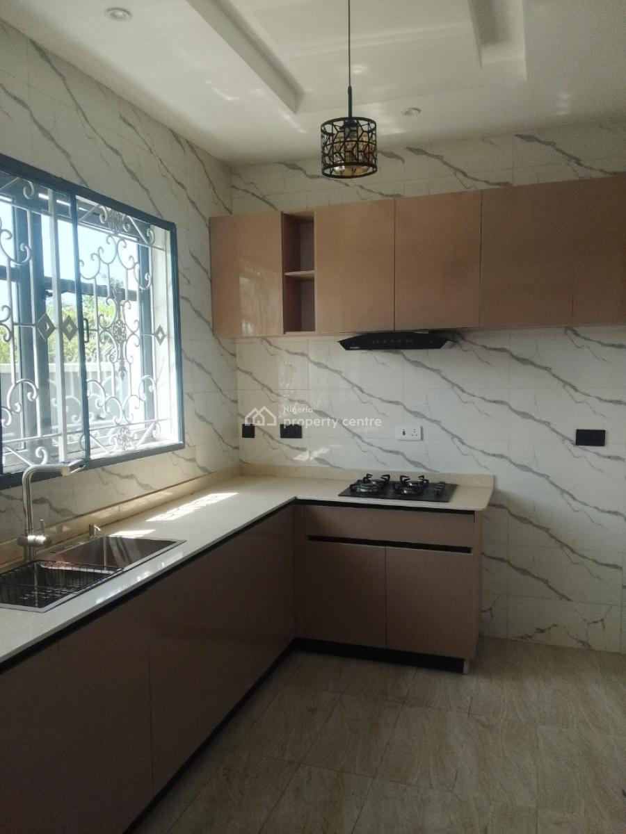 Standard 3 Bedroom Flat, Monastery Road, Sangotedo, Ajah, Lagos, Flat / Apartment for Rent