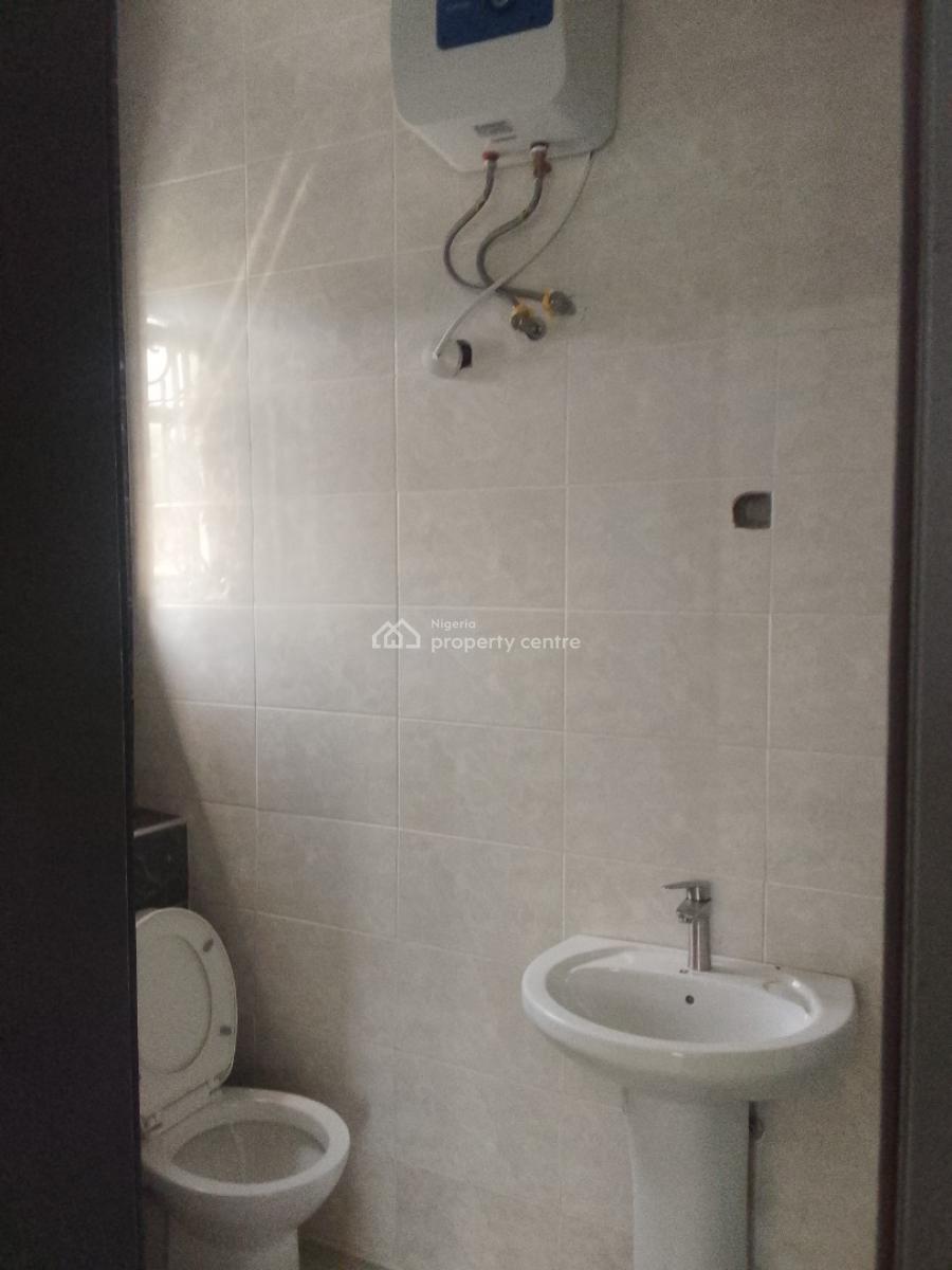 Standard 3 Bedroom Flat, Monastery Road, Sangotedo, Ajah, Lagos, Flat / Apartment for Rent