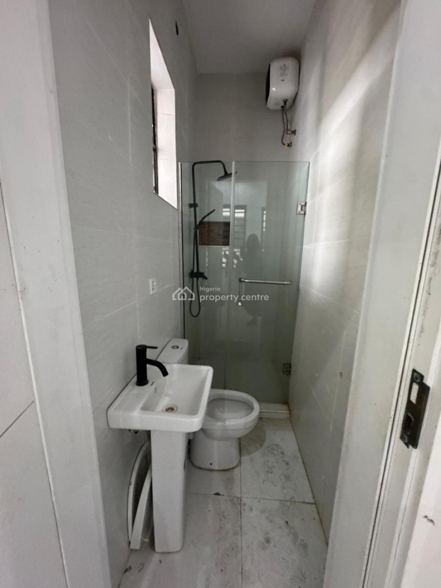 Downstairs Bedroom Inside a Shared Apartment, Royal Pine Estate Gate 3 Orchid Road, Lekki, Lagos, Self Contain (single Rooms) for Rent
