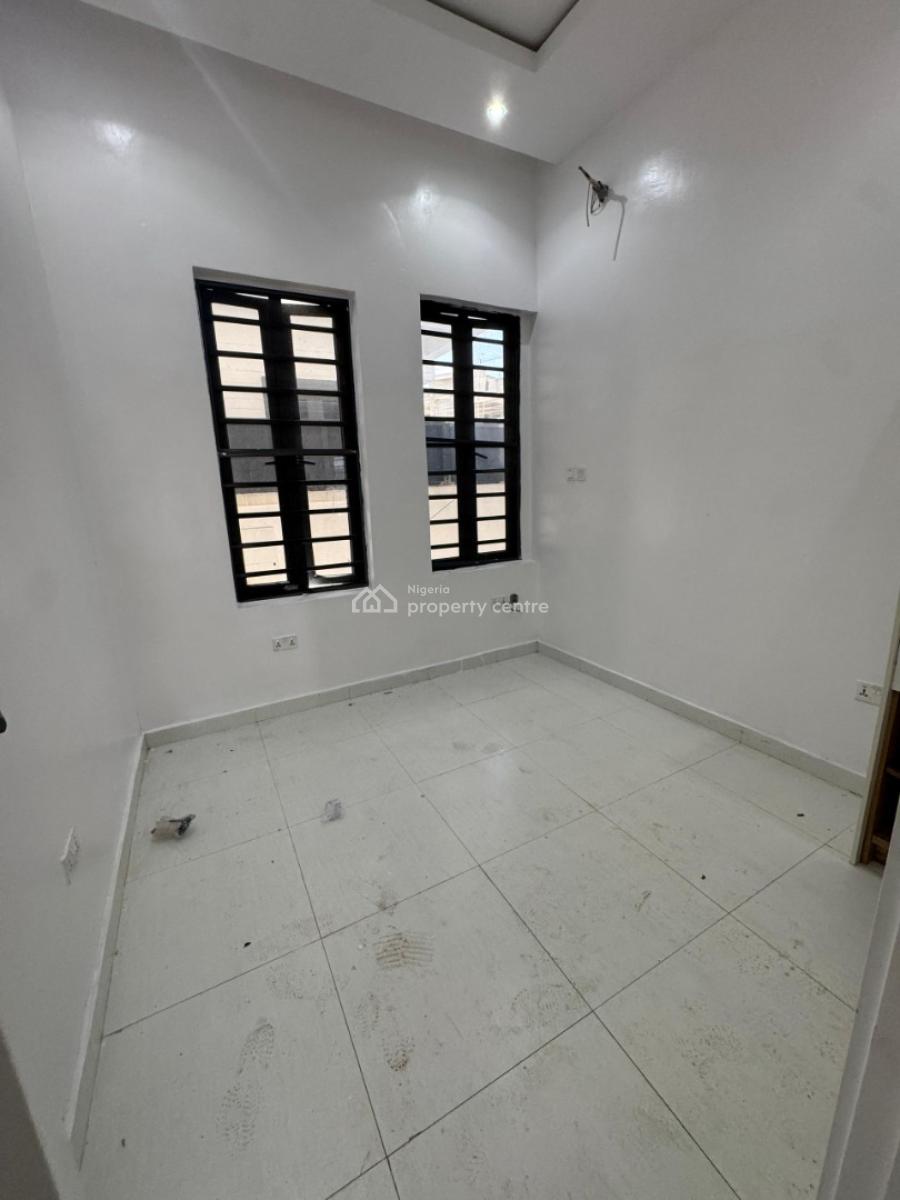 Downstairs Bedroom Inside a Shared Apartment, Royal Pine Estate Gate 3 Orchid Road, Lekki, Lagos, Self Contain (single Rooms) for Rent