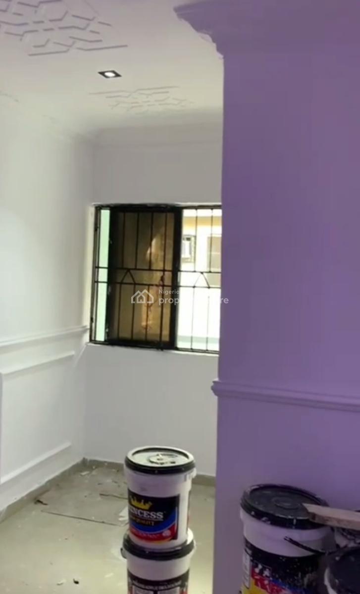 5 Bedrooms Penthouse Inside an Estate., Okota, Isolo, Lagos, Flat / Apartment for Rent