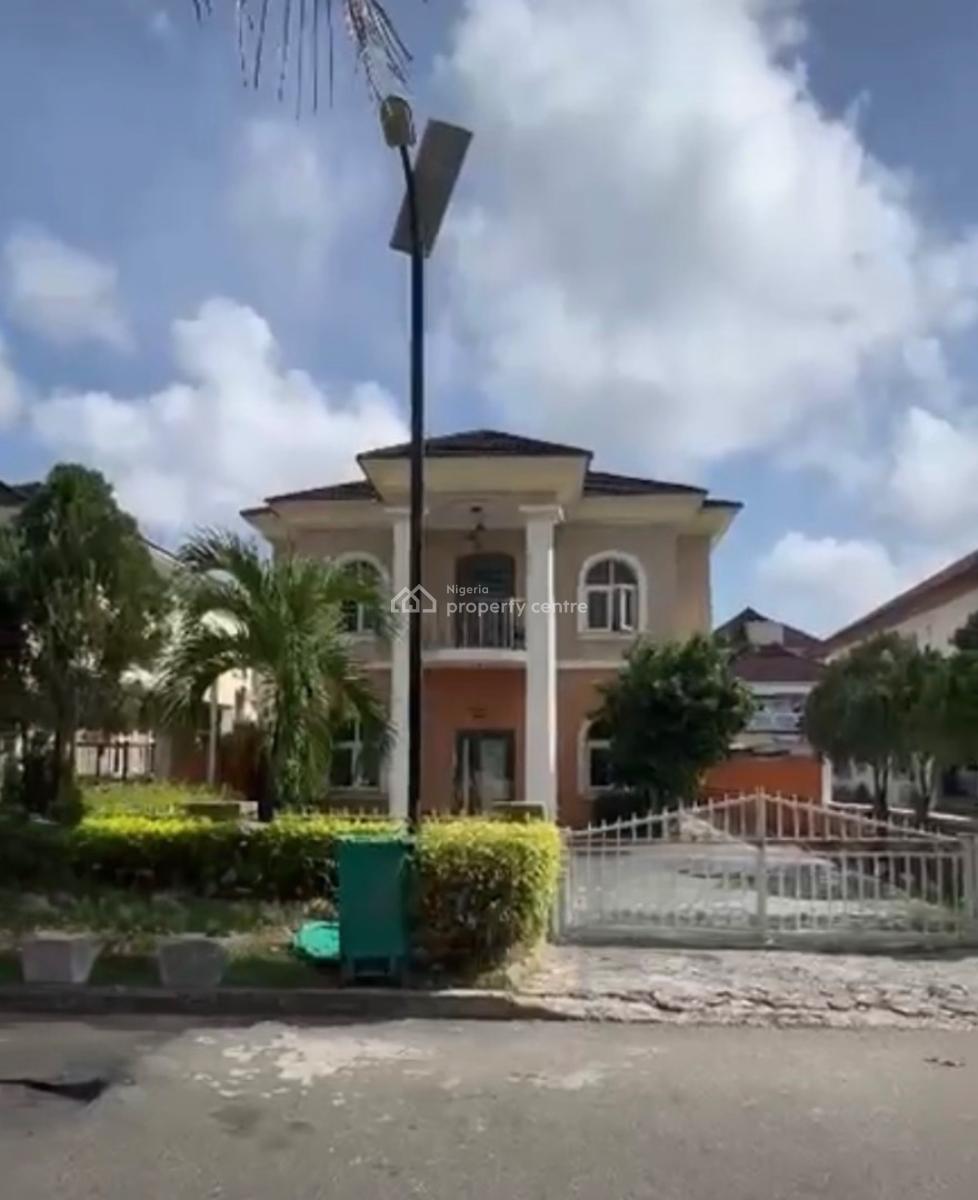 Well Maintained Spacious 5 Bedroom Detached House with 2 Rooms Bq, Chevron Drive, Lekki, Lagos, Detached Duplex for Rent