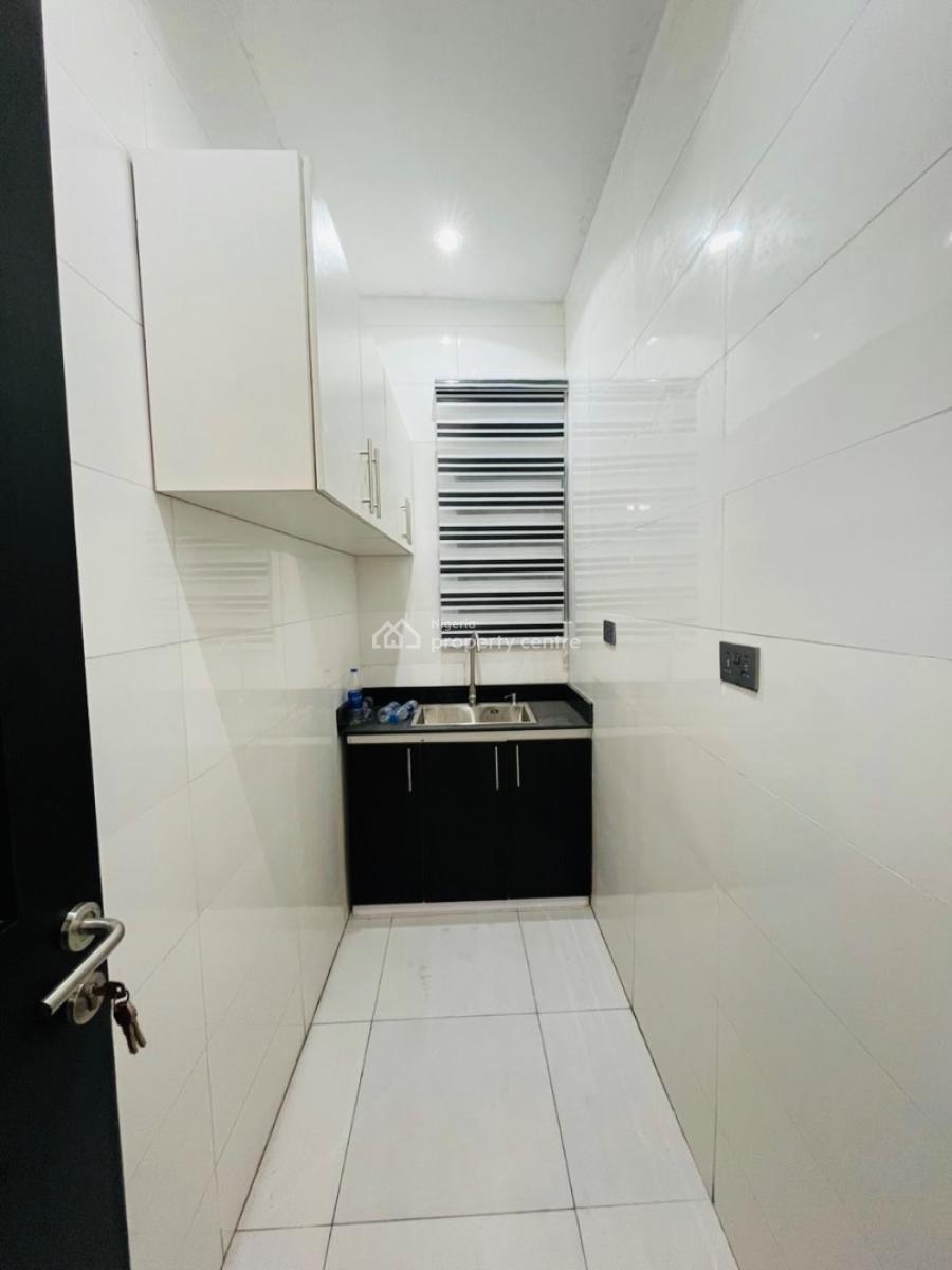 Exquisite Partly Furnished 2 Bedroom Apartment, Mobil Road, Ajah, Lagos, Flat / Apartment for Rent