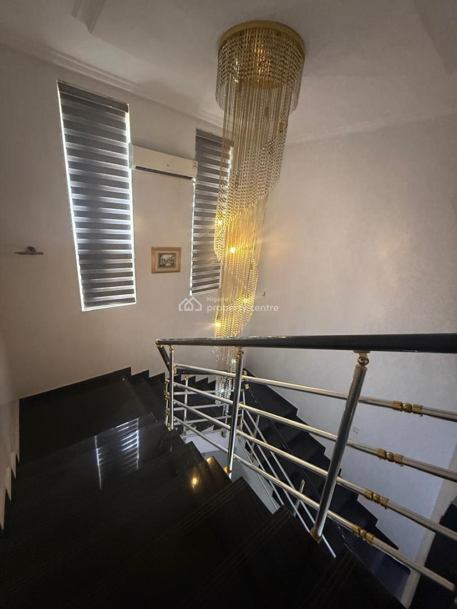 Mansion Sitting on 1000sqm, Pinnock Beach Estate, Osapa, Lekki, Lagos, Block of Flats for Sale