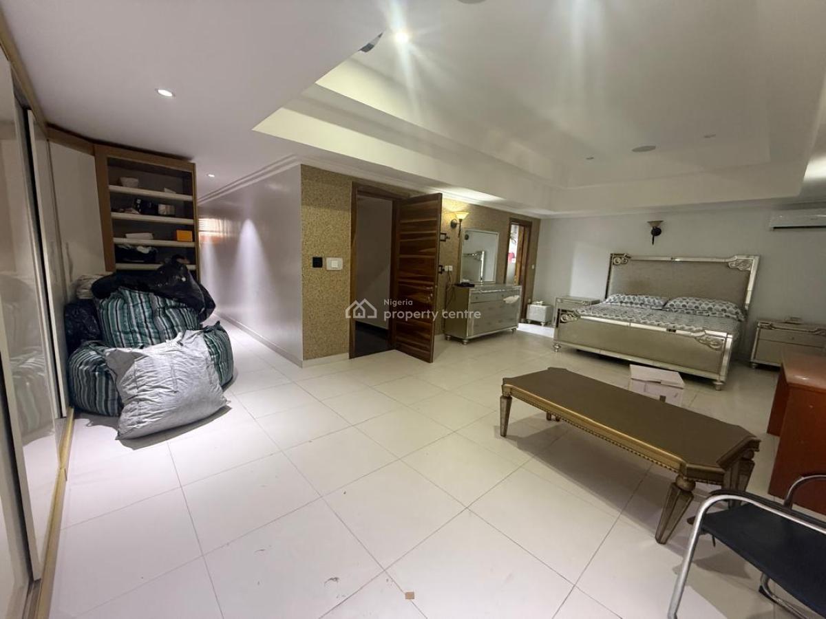 Mansion Sitting on 1000sqm, Pinnock Beach Estate, Osapa, Lekki, Lagos, Block of Flats for Sale