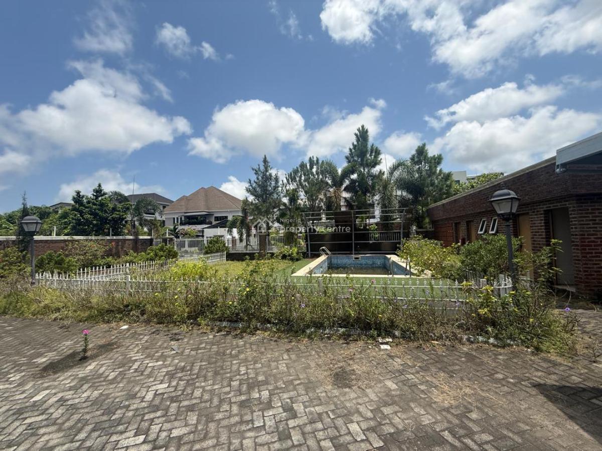 Mansion Sitting on 1000sqm, Pinnock Beach Estate, Osapa, Lekki, Lagos, Block of Flats for Sale