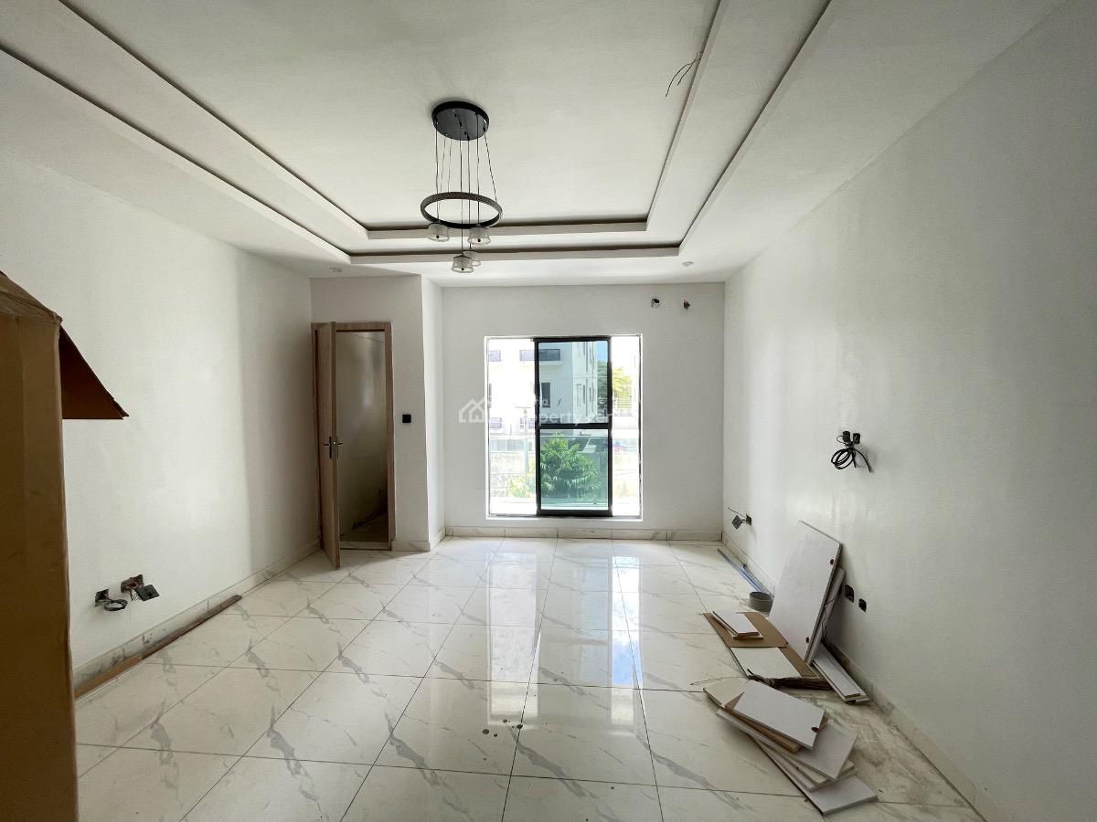 Exquisite 2 Bedroom Apartment in a Secured Estate, Ikate, Lekki, Lagos, Flat / Apartment for Rent