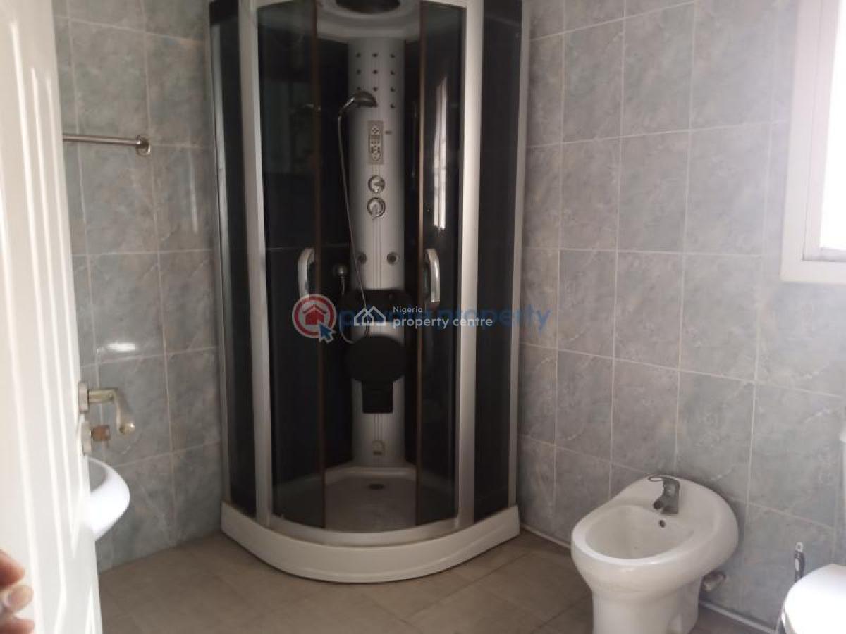 5-bed Spacious House with 2 Rooms Bq + Adequate Parking, Carlton Gate Estate, Chevron Drive Lekki, Lekki, Lagos, Detached Duplex for Rent