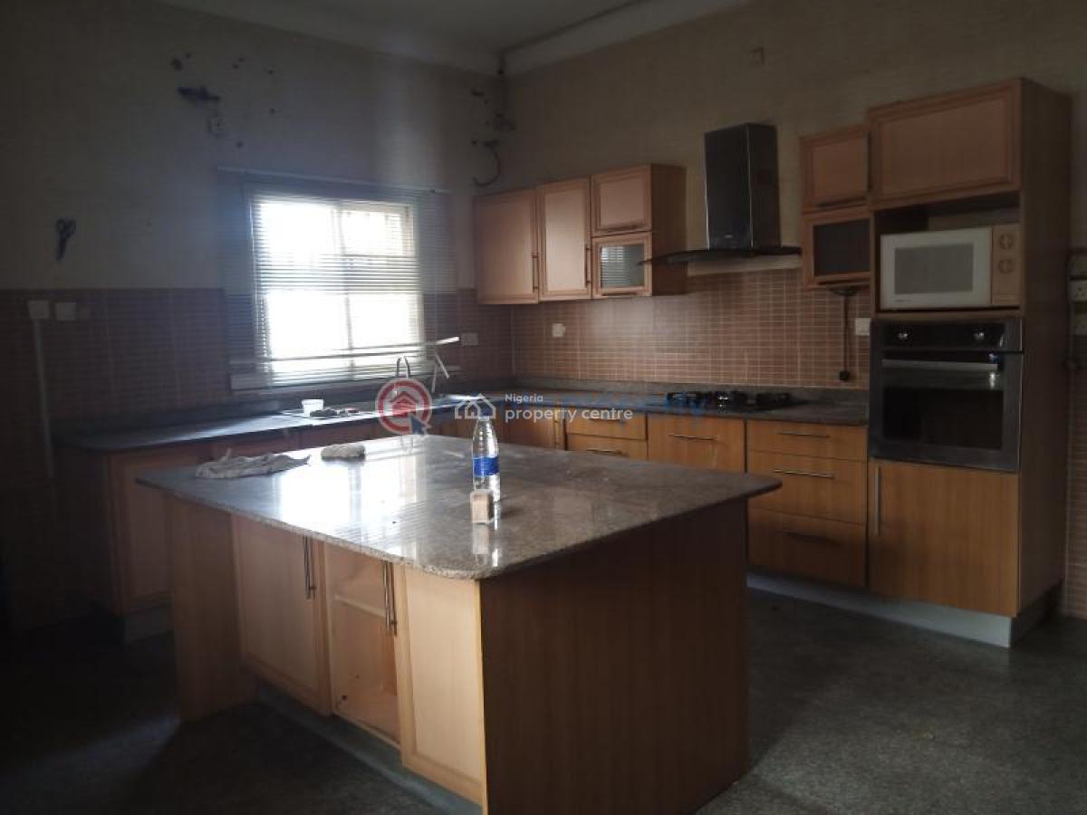 5-bed Spacious House with 2 Rooms Bq + Adequate Parking, Carlton Gate Estate, Chevron Drive Lekki, Lekki, Lagos, Detached Duplex for Rent