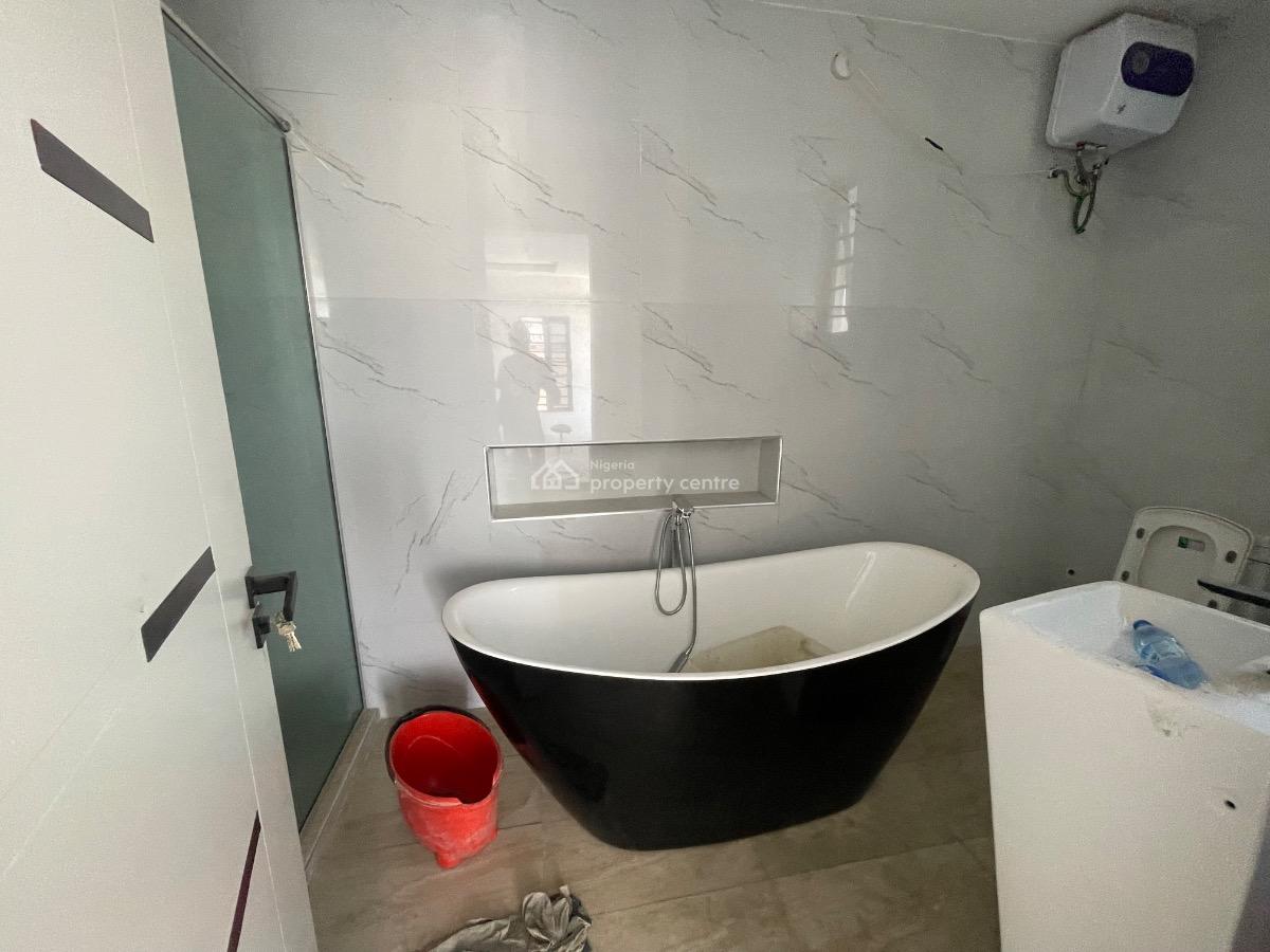 Commercial Property: 3 Bedroom Space, Ikate, Lekki, Lagos, Commercial Property for Rent