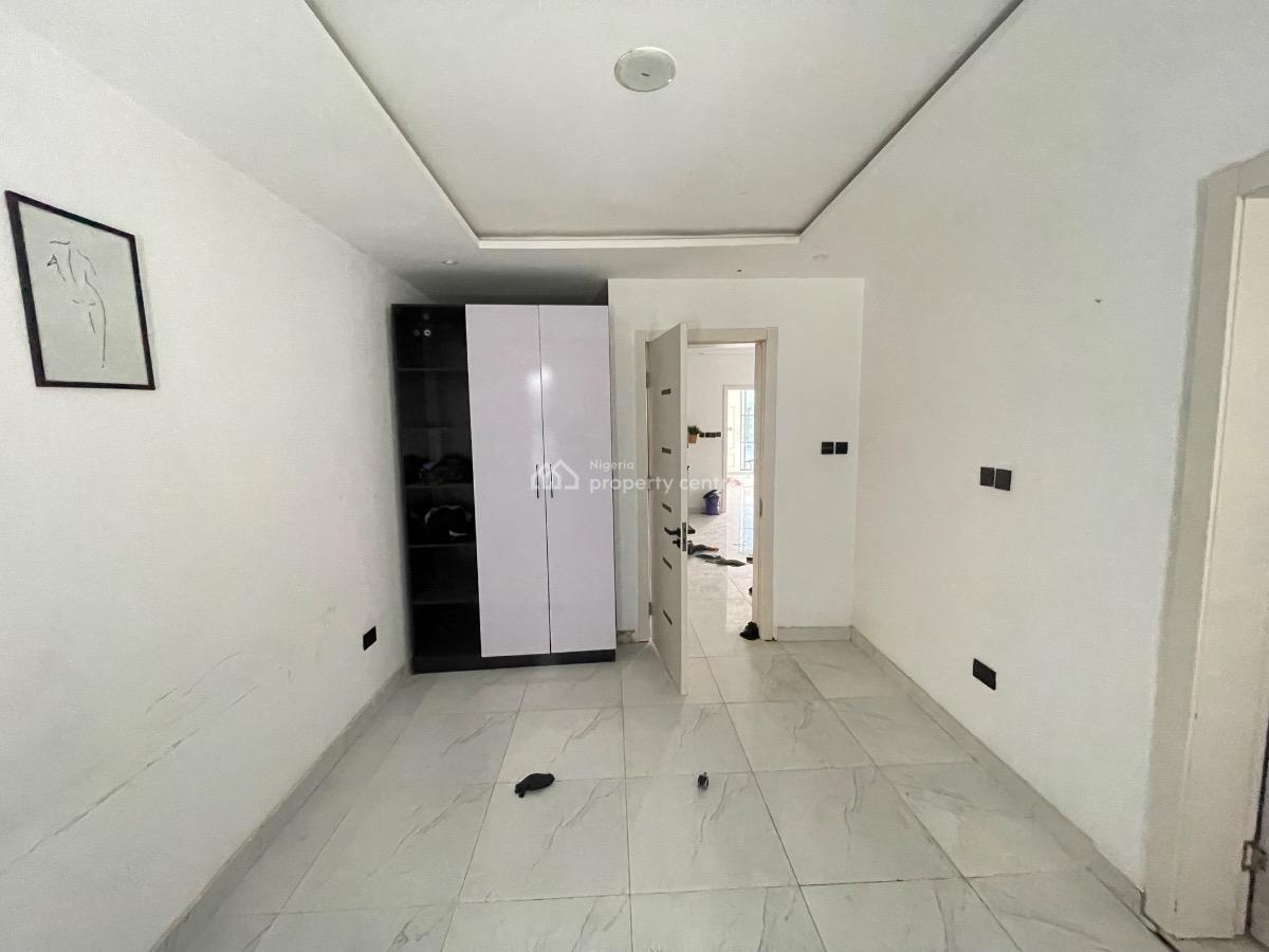 Commercial Property: 3 Bedroom Space, Ikate, Lekki, Lagos, Commercial Property for Rent