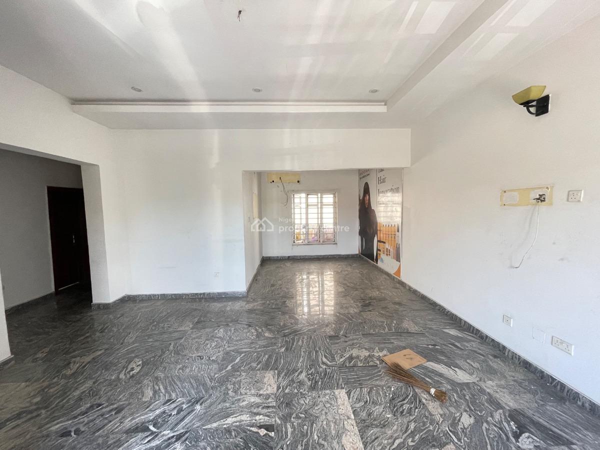 2 Bedroom Apartment in a Secured Estate, Lekki Phase 1, Lekki, Lagos, Flat / Apartment for Rent