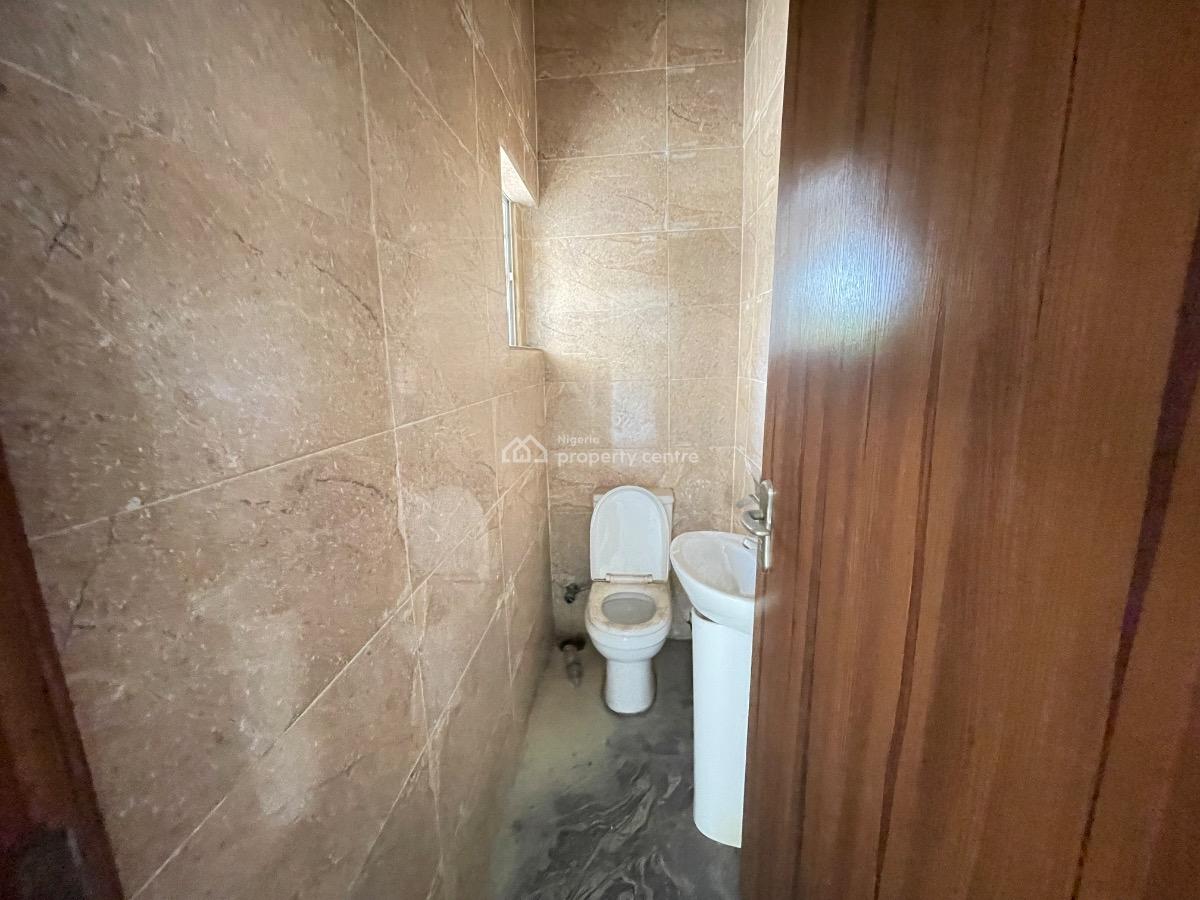 2 Bedroom Apartment in a Secured Estate, Lekki Phase 1, Lekki, Lagos, Flat / Apartment for Rent