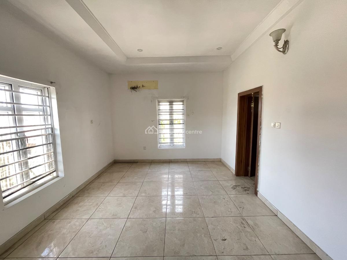 2 Bedroom Apartment in a Secured Estate, Lekki Phase 1, Lekki, Lagos, Flat / Apartment for Rent