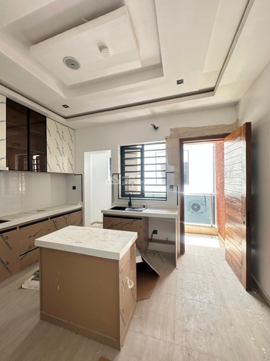 Very Spacious 3 Bedroom Apartment with Gym and Elevator in a Secure an, Ikate, Ikate, Lekki, Lagos, Flat / Apartment for Sale