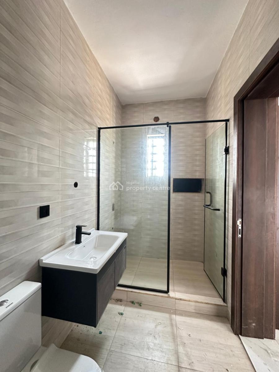 Very Spacious 3 Bedroom Apartment with Gym and Elevator in a Secure an, Ikate, Ikate, Lekki, Lagos, Flat / Apartment for Sale