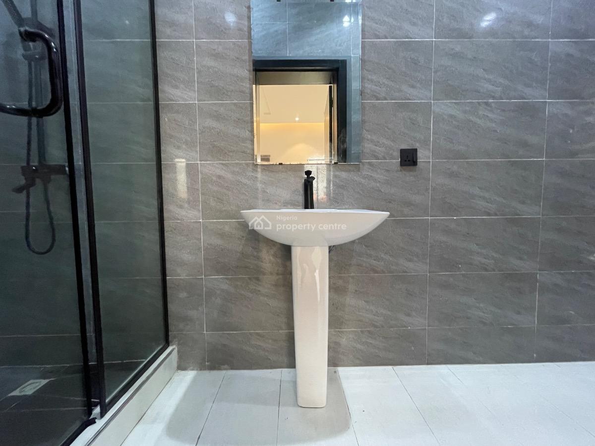 Newly Built Fully Serviced 3 Bedroom Apartment + Bq, Lekki Phase 1, Lekki, Lagos, Flat / Apartment for Sale