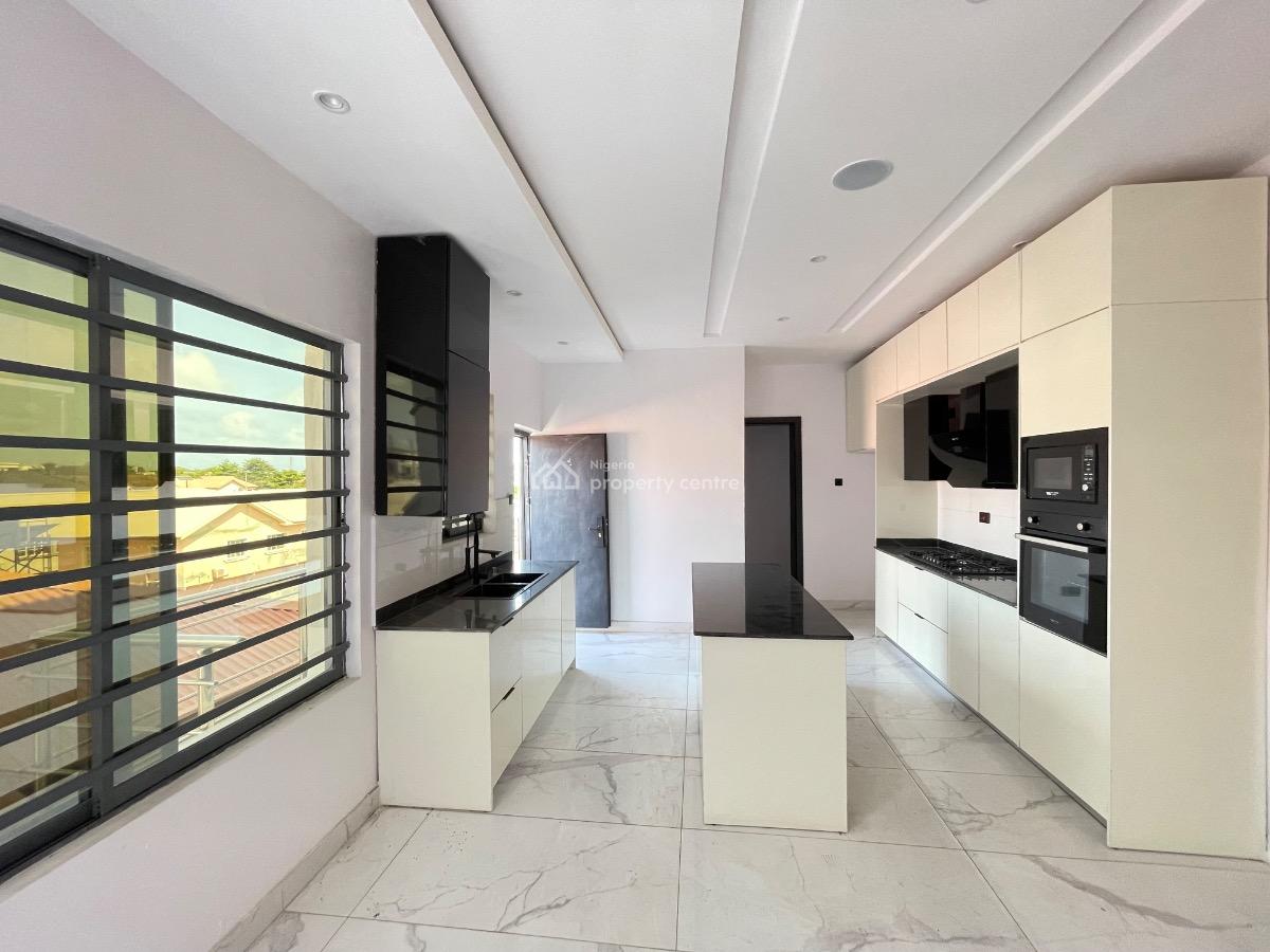 Fully Serviced 3 Bedroom Apartment with Bq, Lekki Phase 1, Lekki, Lagos, Flat / Apartment for Rent