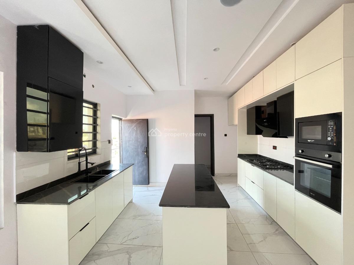 Fully Serviced 3 Bedroom Apartment with Bq, Lekki Phase 1, Lekki, Lagos, Flat / Apartment for Rent